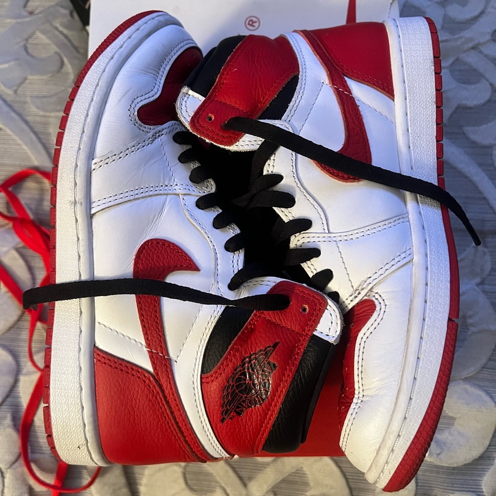 JORDAN 1’s HIGH TOPS